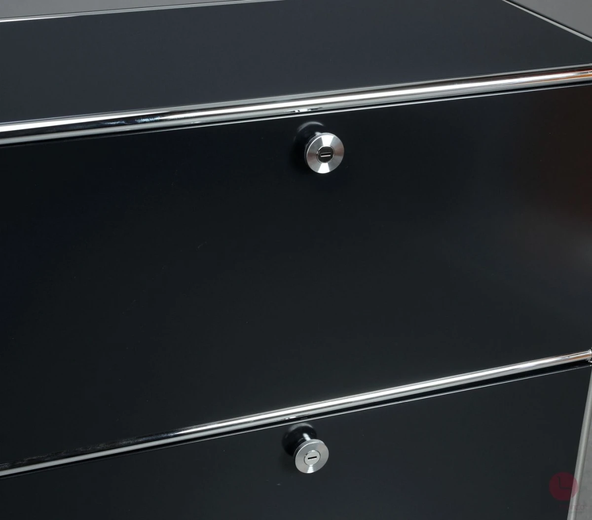 USM Haller Sideboard Regal mit sechs Klapptüren gebraucht