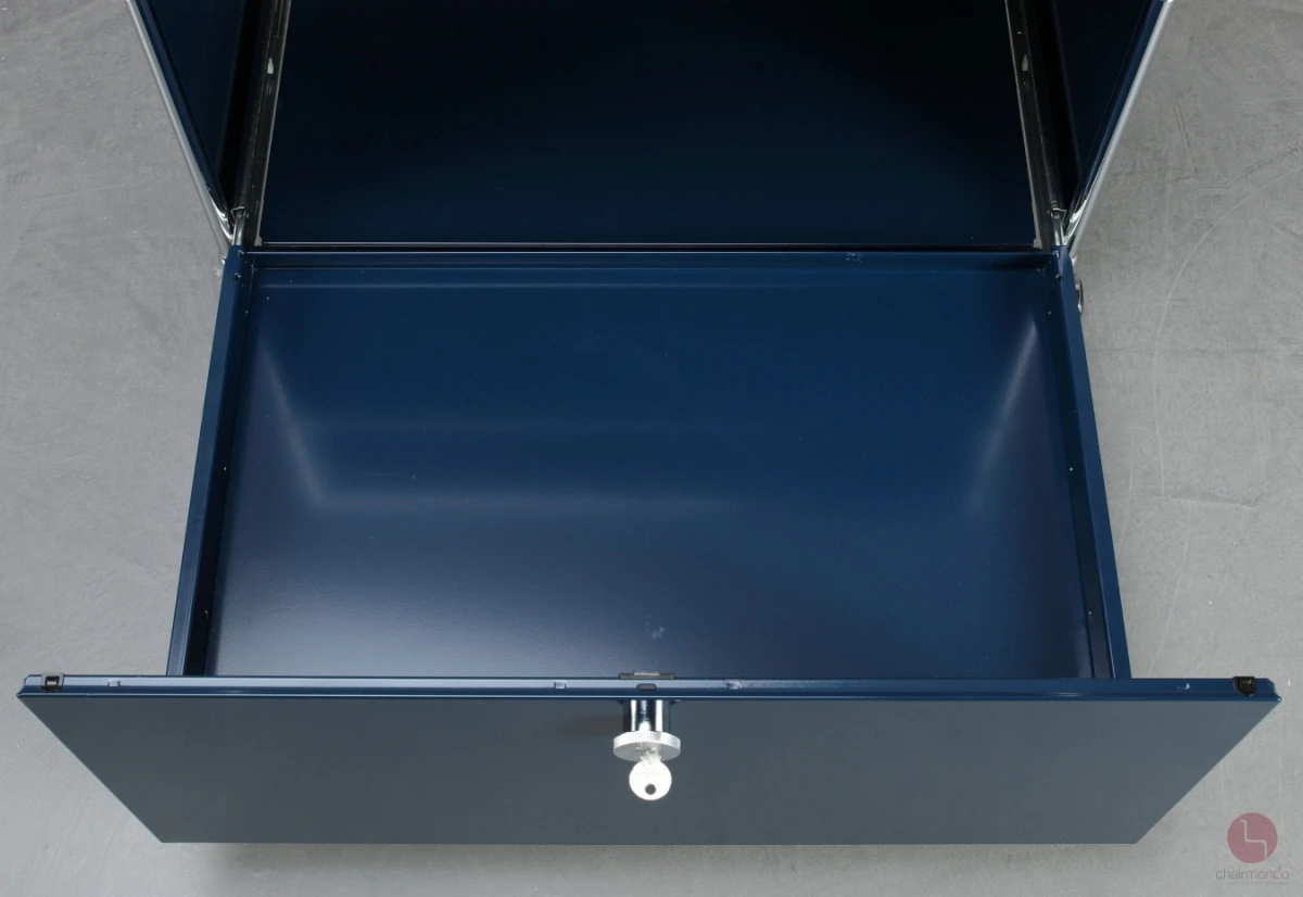 USM Haller Medienboard in Stahlblau mit zwei Schubladen und Schubfach gebraucht