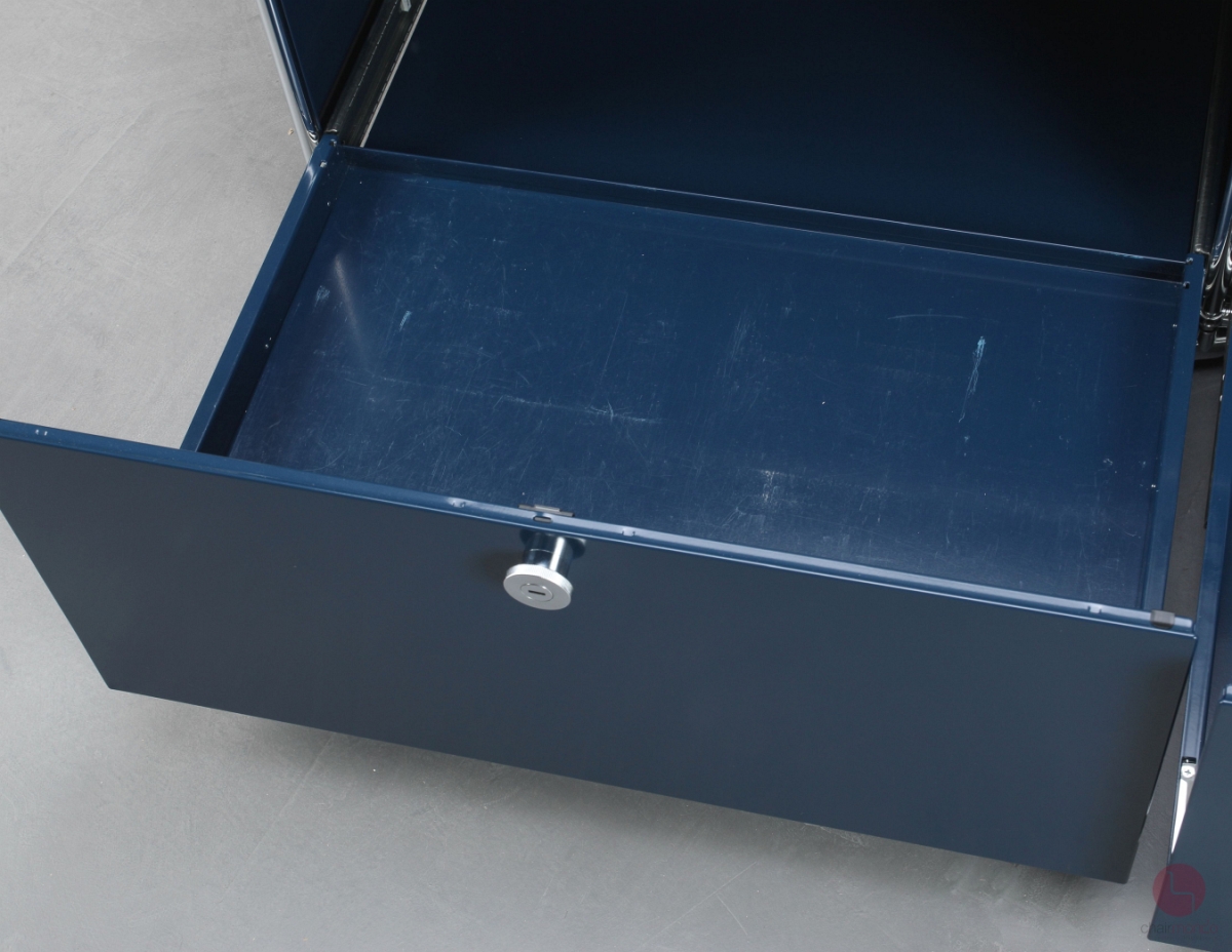 USM Haller Sideboard mit Schubladen und Schubfächern in Stahlblau gebraucht