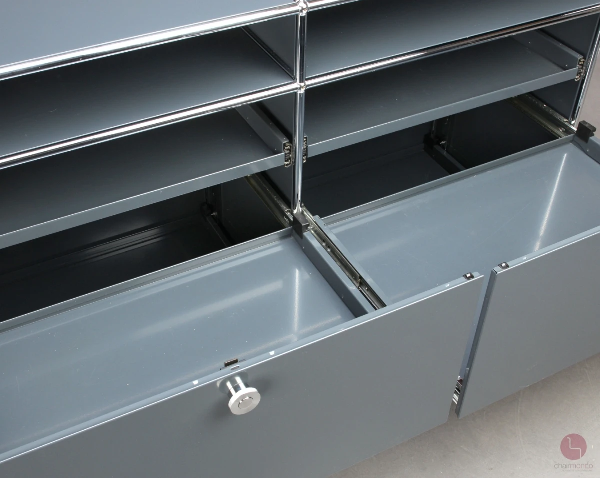 USM Haller Sideboard in Anthrazit mit sechs Fächern und Schubtüren gebraucht