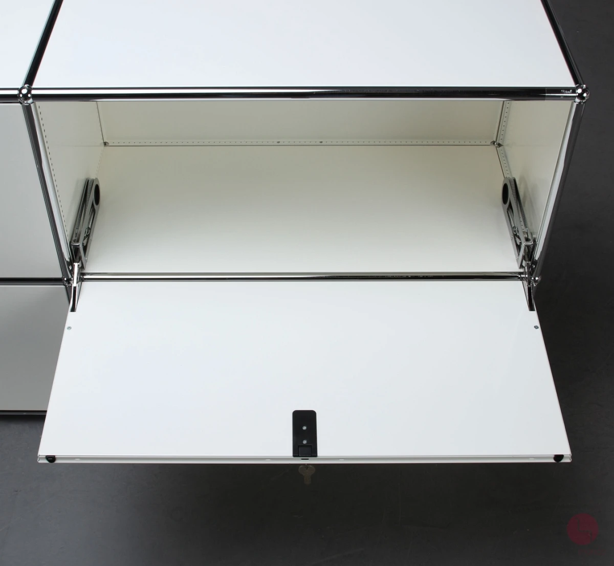 USM Haller Sideboard Regal mit vier Fächern zwei Klapptüren + zwei Schubtüren gebraucht