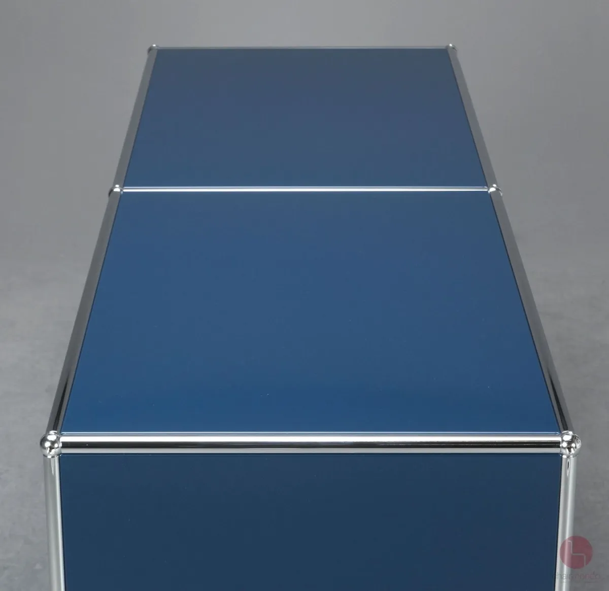 USM Haller Sideboard Stahlblau mit vier offenen Fächern gebraucht