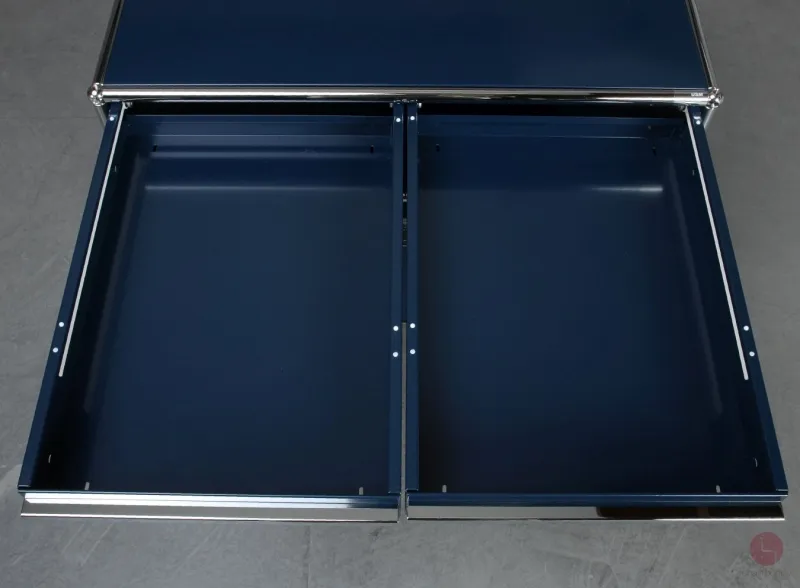 USM Haller Medienboard in Stahlblau mit zwei Schubladen und Klapptür gebraucht
