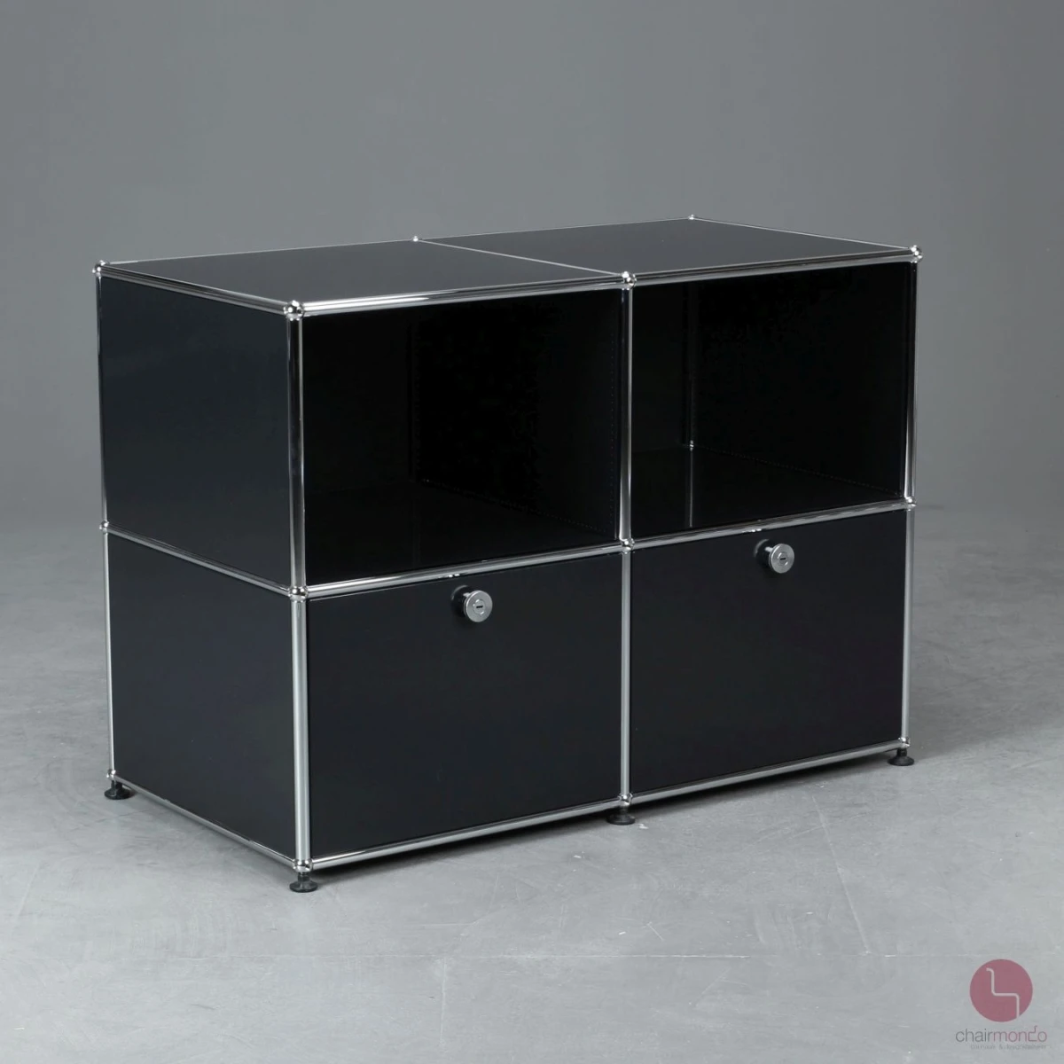 USM Haller Sideboard Schwarz mit zwei Klapptüren und vier Fächern gebraucht