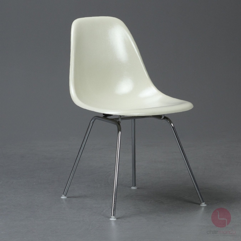 Preview: Vitra Eames Side Chair Beige Fiberglas DSX Hermann Miller H-Base gebraucht