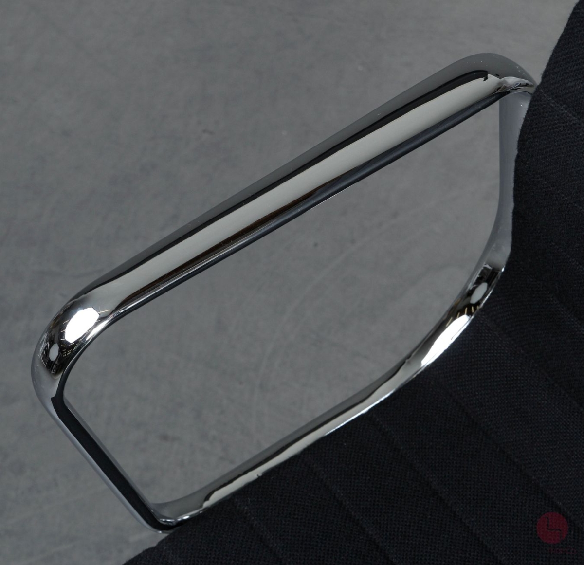 Vitra EA 119 Bürostuhl mit schwarzem Hopsak gebraucht