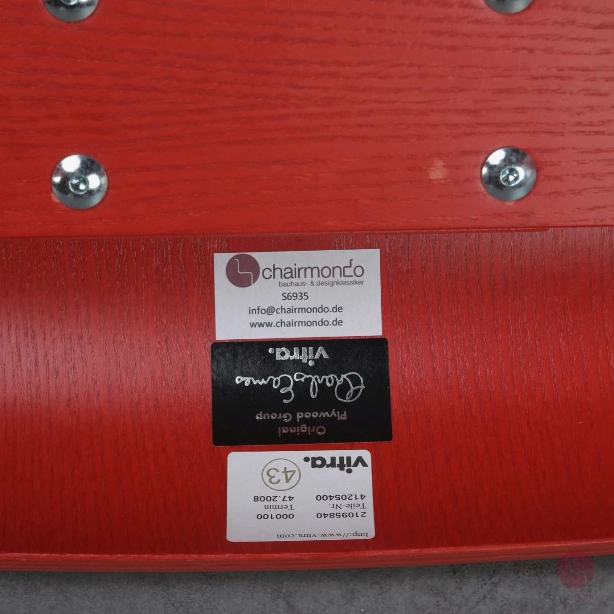 Vitra Plywood LCW Lounge Chair rot lackiert gebraucht