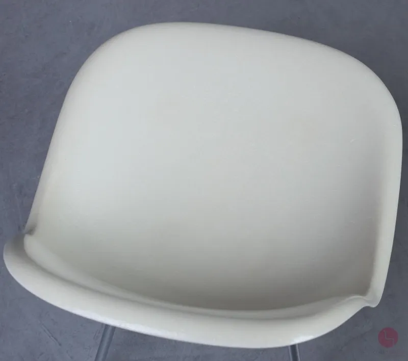 Vitra Eames Side Chair Beige Fiberglas DSX mit H-Base gebraucht