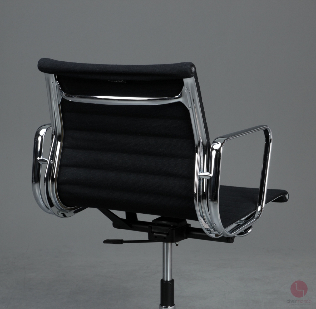 Preview: Vitra EA 117 Aluminium Chair Bürostuhl Hopsak Stoff Schwarz gebraucht