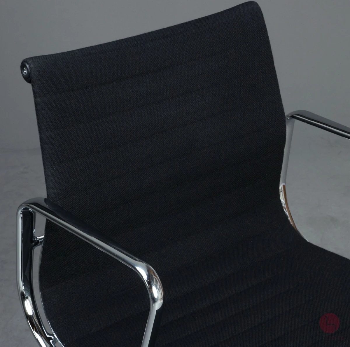 Vitra EA 117 Aluminium Chair Bürostuhl Hopsak Stoff Schwarz