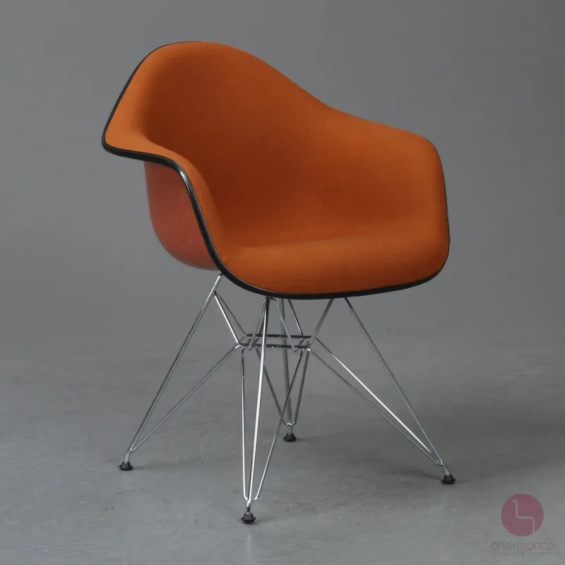 Vitra DAX Fiberglas Armchair Orange mit Eiffel Gestell gebraucht
