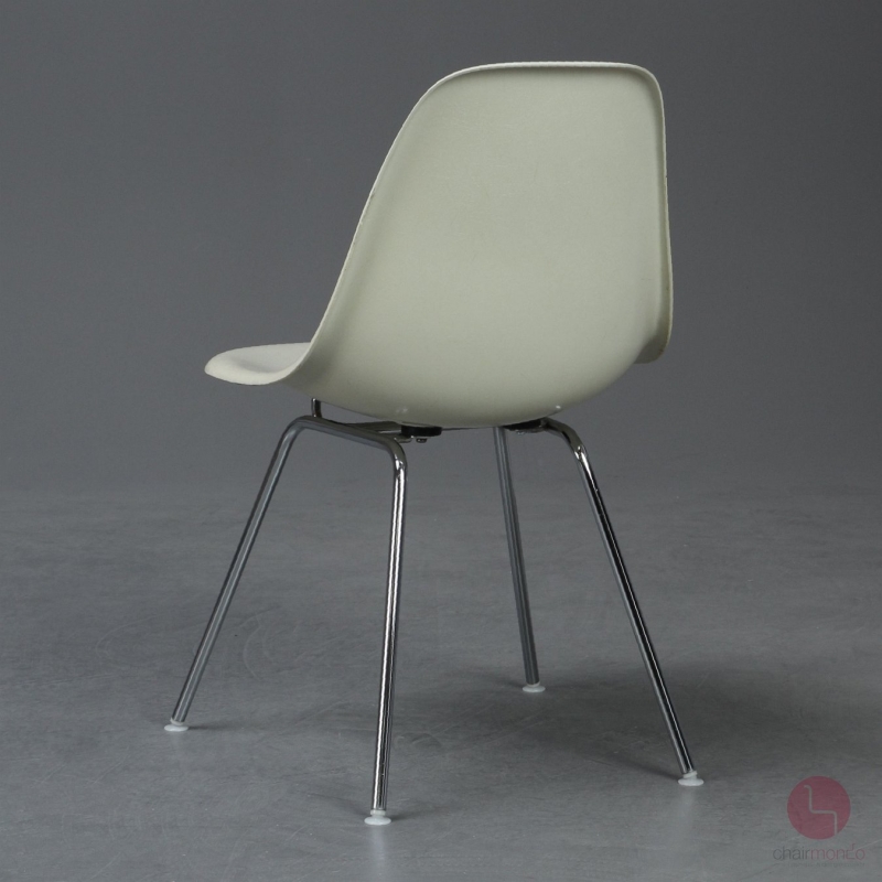 Preview: Vitra Eames Side Chair Beige Fiberglas DSX mit H-Base gebraucht