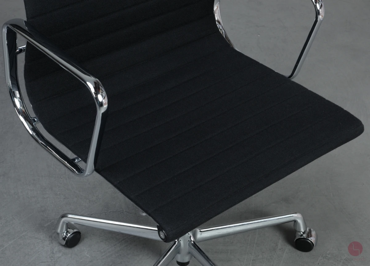 Vitra EA 117 Aluminium Chair Bürostuhl Hopsak Stoff Schwarz gebraucht