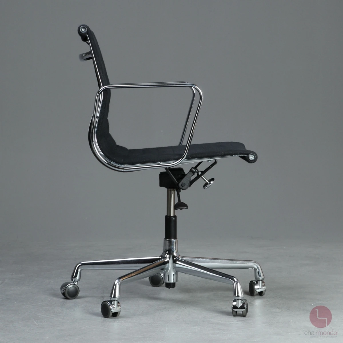 Vitra EA 117 Aluminium Chair Bürostuhl Hopsak Stoff Schwarz