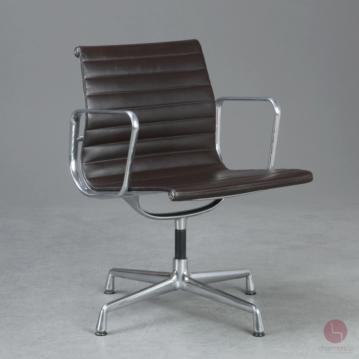 Vitra EA 108 Aluminium Chair Leder Braun gebraucht