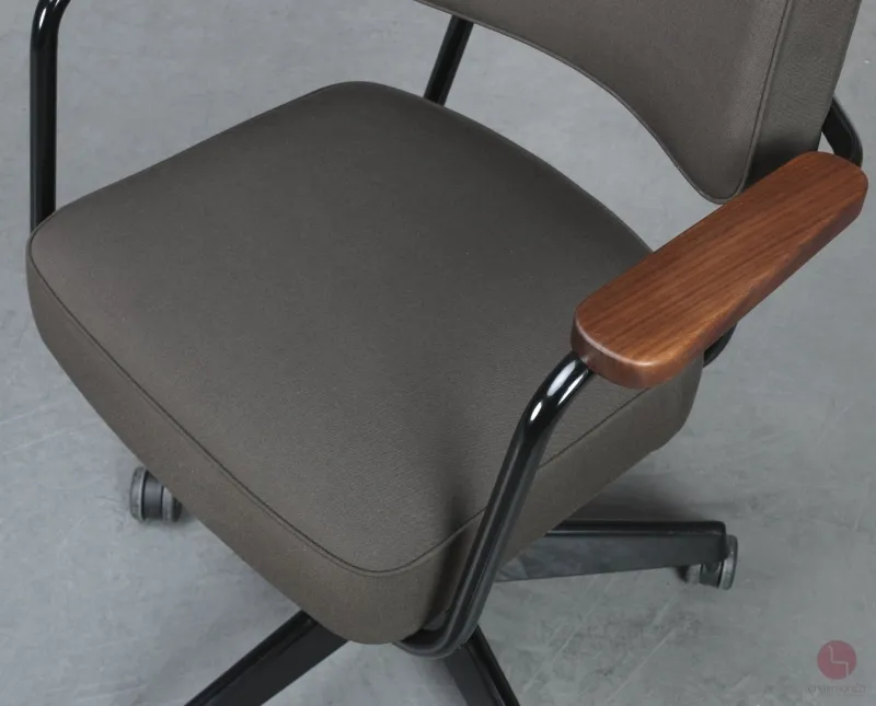 Vitra Pivotant Bürostuhl Stoff Braun Gestell Schwarz gebraucht