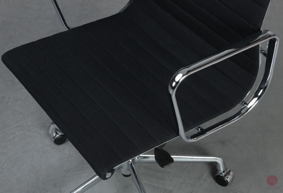 Vitra EA 117 Aluminium Chair Bürostuhl Hopsak Stoff Schwarz gebraucht