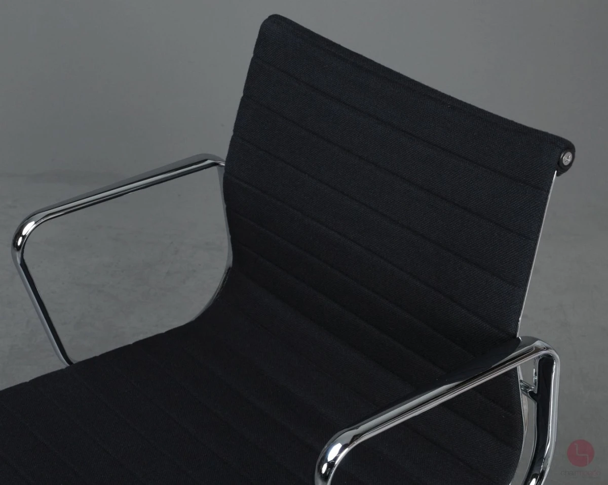 Vitra EA 117 Aluminium Chair Bürostuhl Hopsak Stoff Schwarz gebraucht