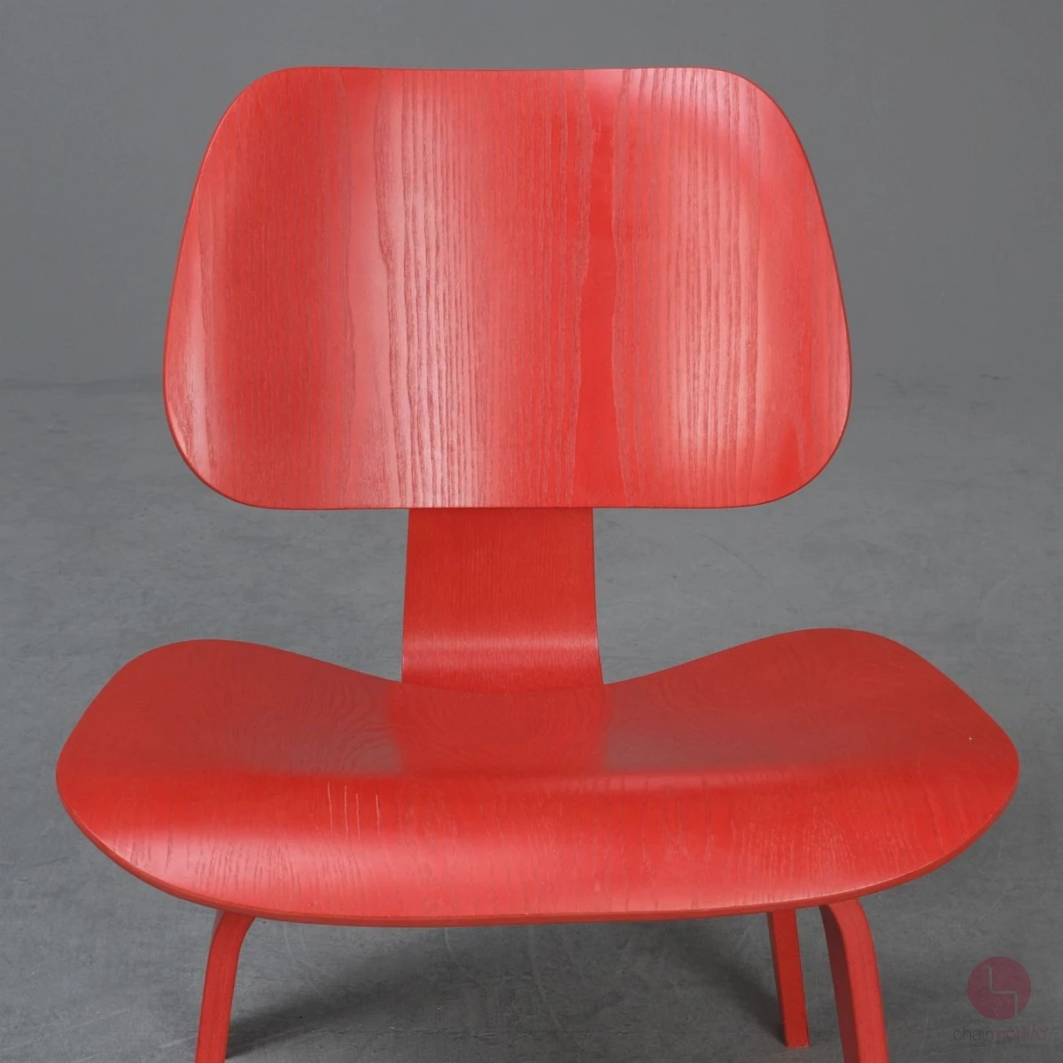 Vitra Plywood LCW Lounge Chair rot lackiert gebraucht