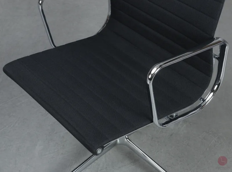 Vitra EA 108 Aluminium Chair Hopsak Schwarz gebraucht
