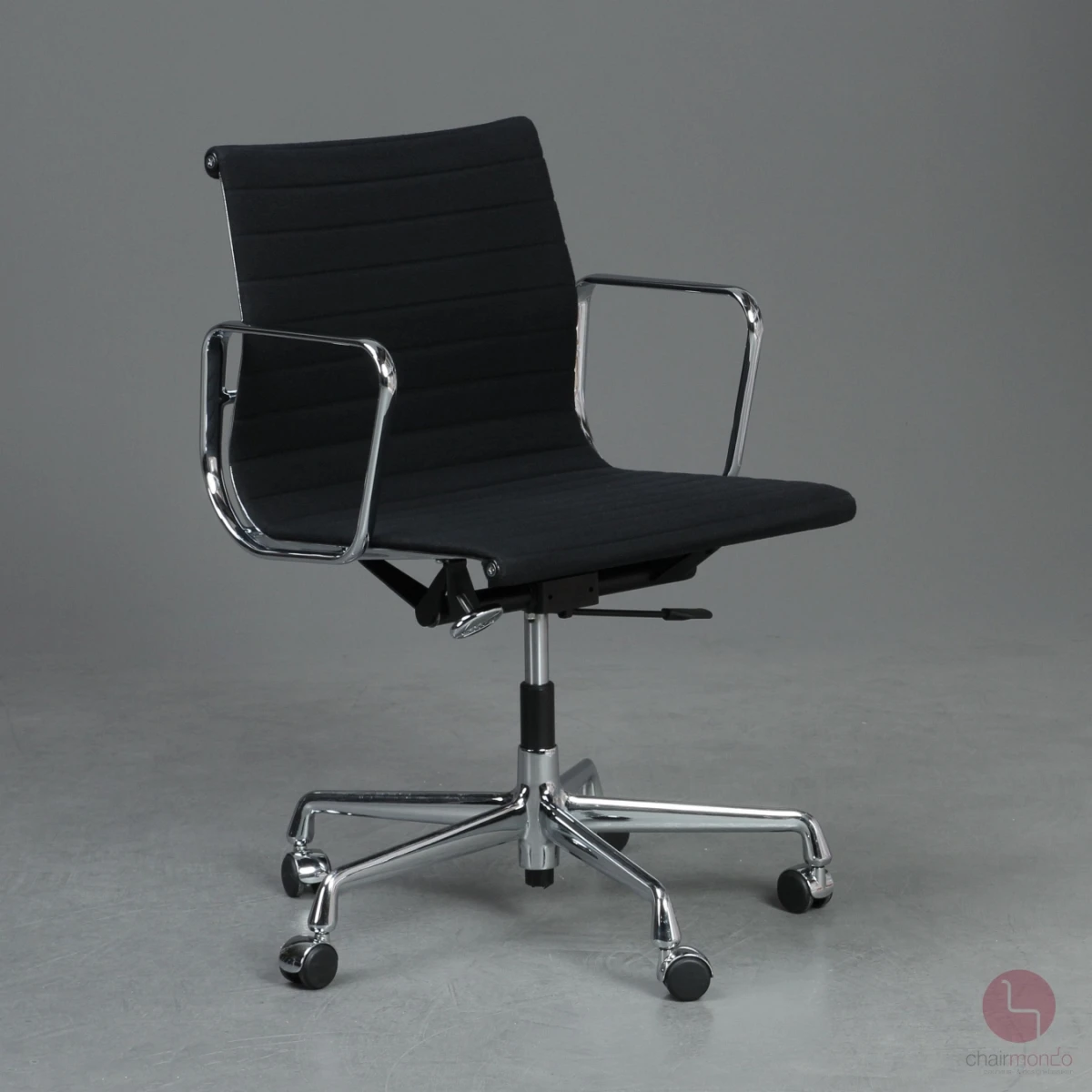 Vitra EA 117 Aluminium Chair Bürostuhl Hopsak Stoff Schwarz gebraucht