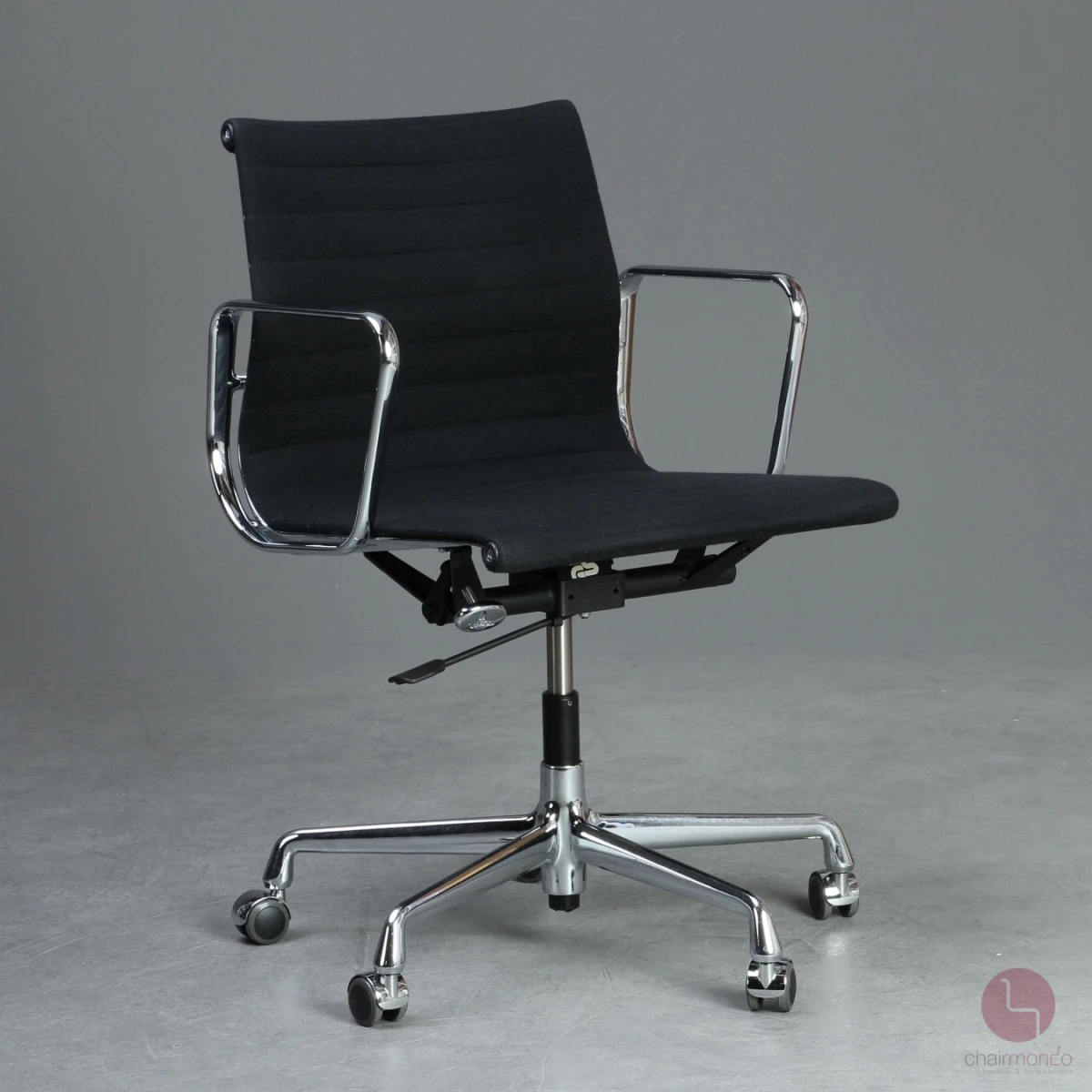 Vitra EA 117 Aluminium Chair Bürostuhl Hopsak Stoff Schwarz