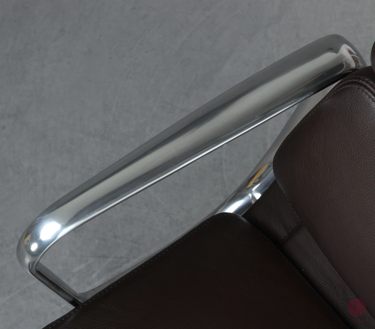 Vitra EA 216 Soft Pad Chair Leder Braun gebraucht