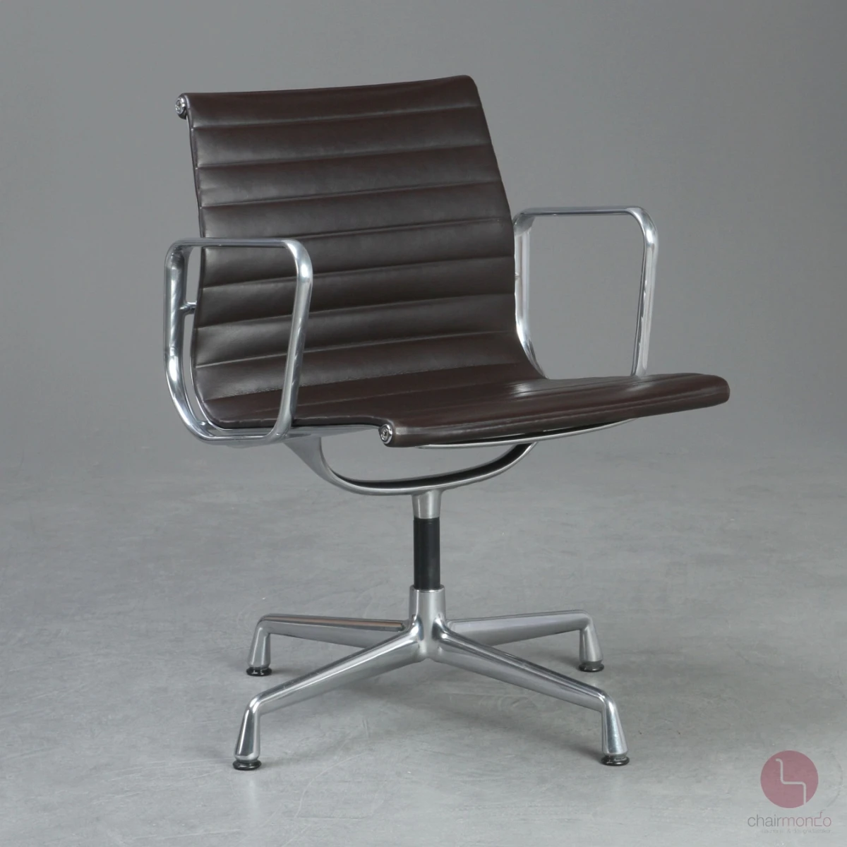 Vitra EA 108 Aluminium Chair Leder Braun gebraucht