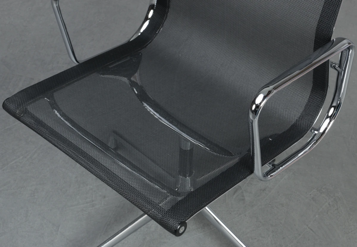 Vitra EA 108 Aluminium Chair Netz Schwarz gebraucht