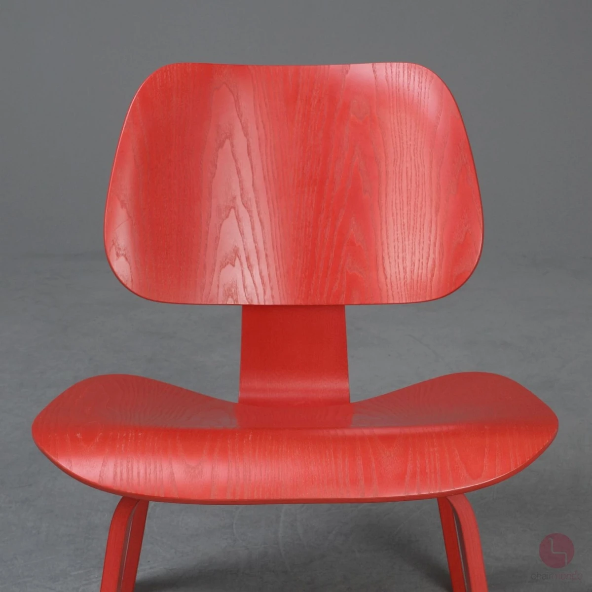 Vitra Plywood LCW Lounge Chair rot lackiert gebraucht