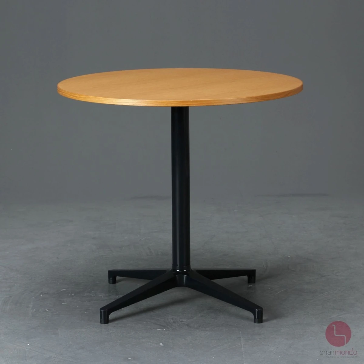 Vitra Bistro Table Eiche 80 cm, Gestell schwarz - gebraucht