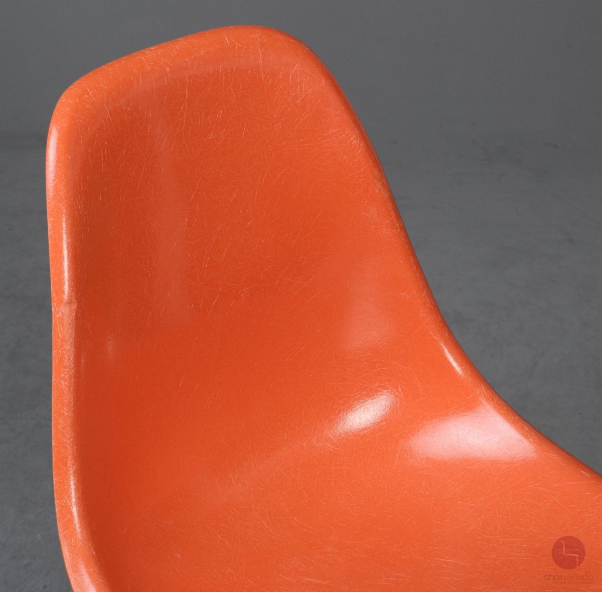 Preview: Vitra Herman Miller Side Chair Orange aus Fiberglas mit Stacking Base gebraucht