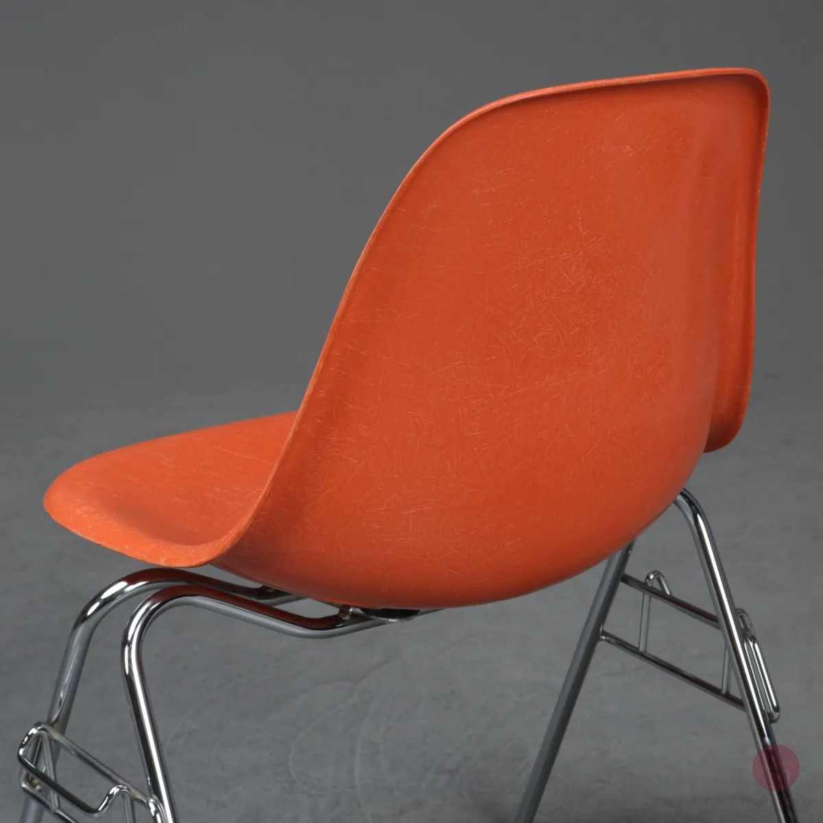 Vitra Herman Miller Side Chair Orange aus Fiberglas mit Stacking Base gebraucht