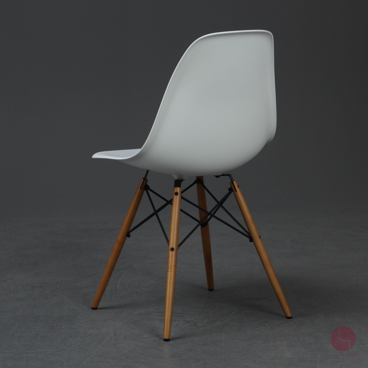 Preview: Vitra Side Chair DSW in Weiß mit hellem Ahorn Gestell gebraucht