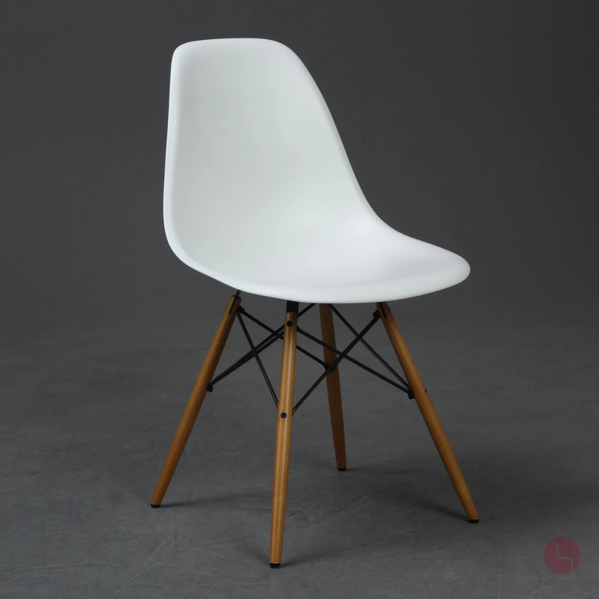 Vitra Side Chair DSW in Weiß mit hellem Ahorn Gestell gebraucht