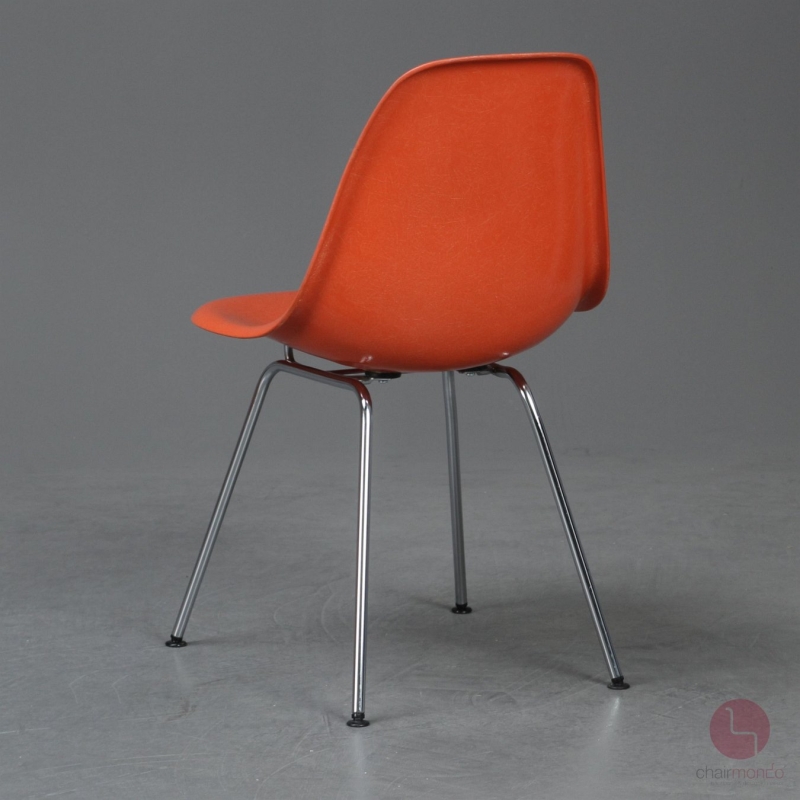 Preview: Vitra Eames Side Chair Orange Fiberglass mit Metallgestell gebraucht