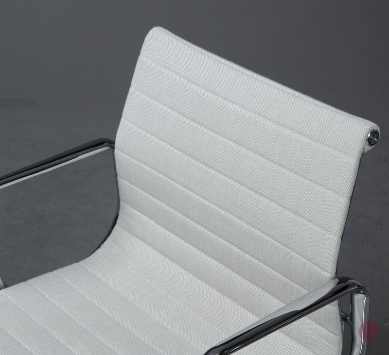 Preview: Vitra EA 104 Aluminium Chair Hopsak Elfenbein gebraucht