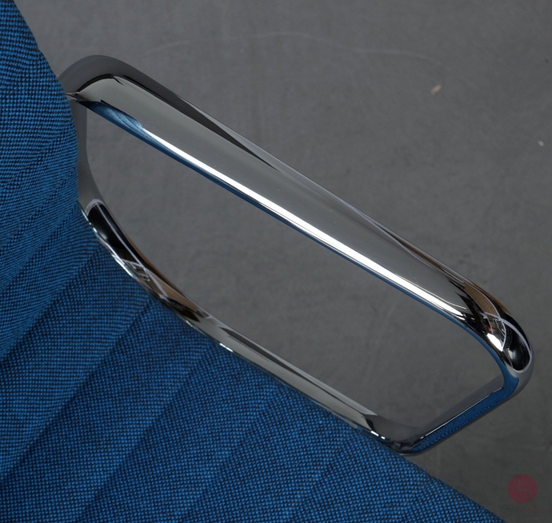 Vitra EA 104 Aluminium Chair Hopsak Blau gebraucht