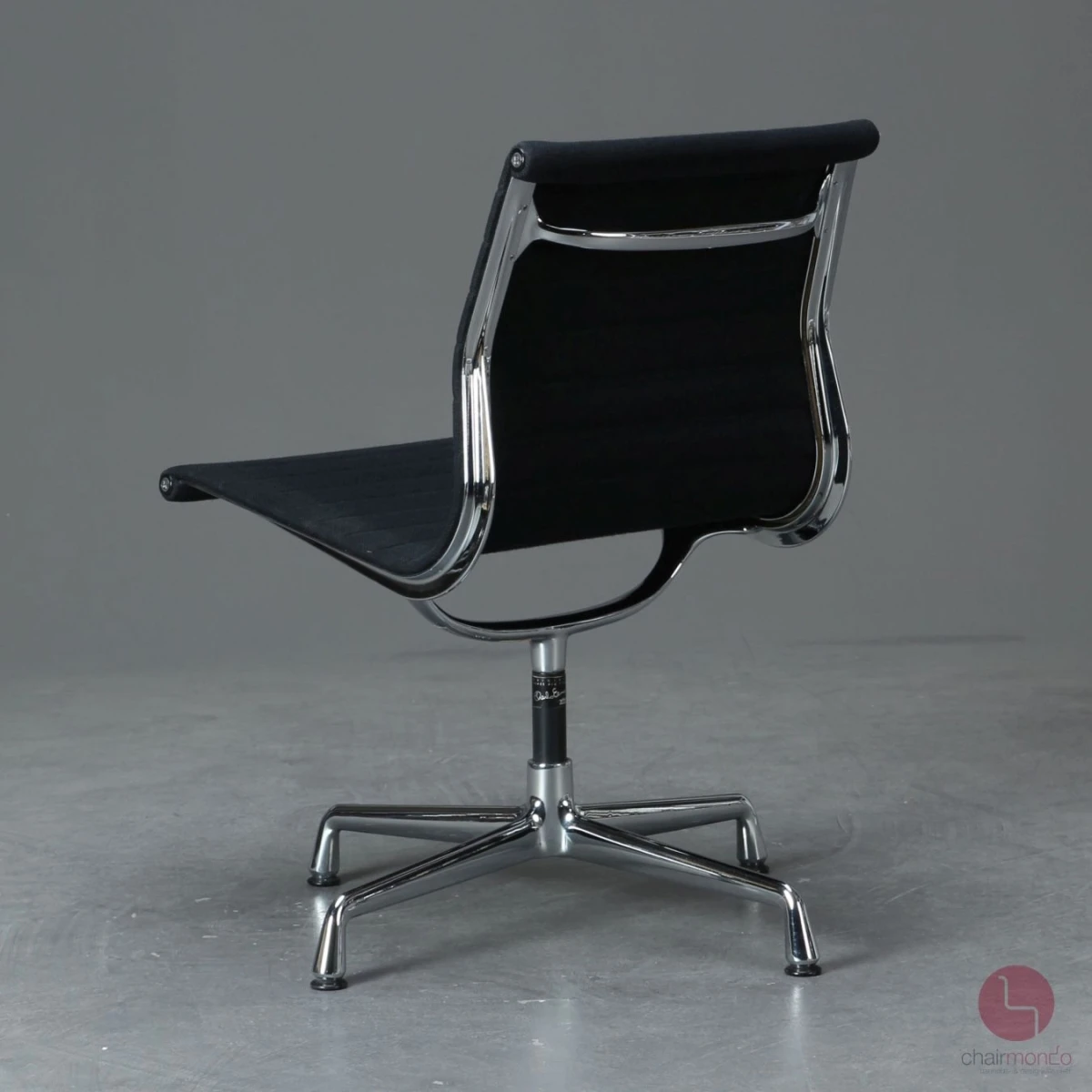 Vitra EA 106 Aluminium Chair Hopsak Schwarz gebraucht