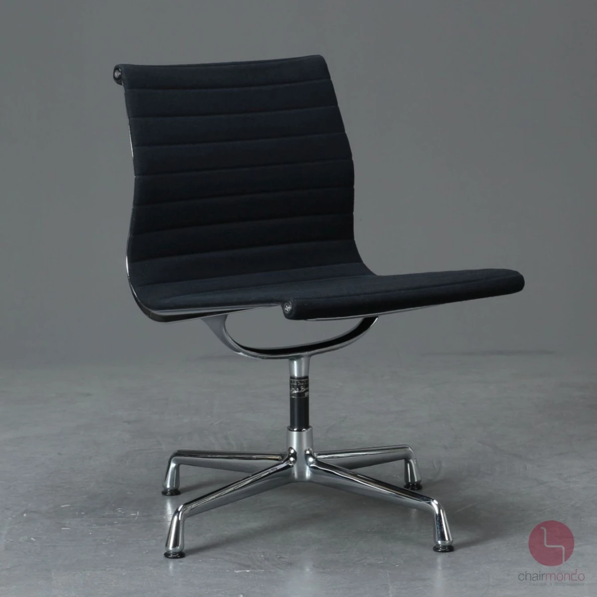 Vitra EA 106 Aluminium Chair Hopsak Schwarz gebraucht