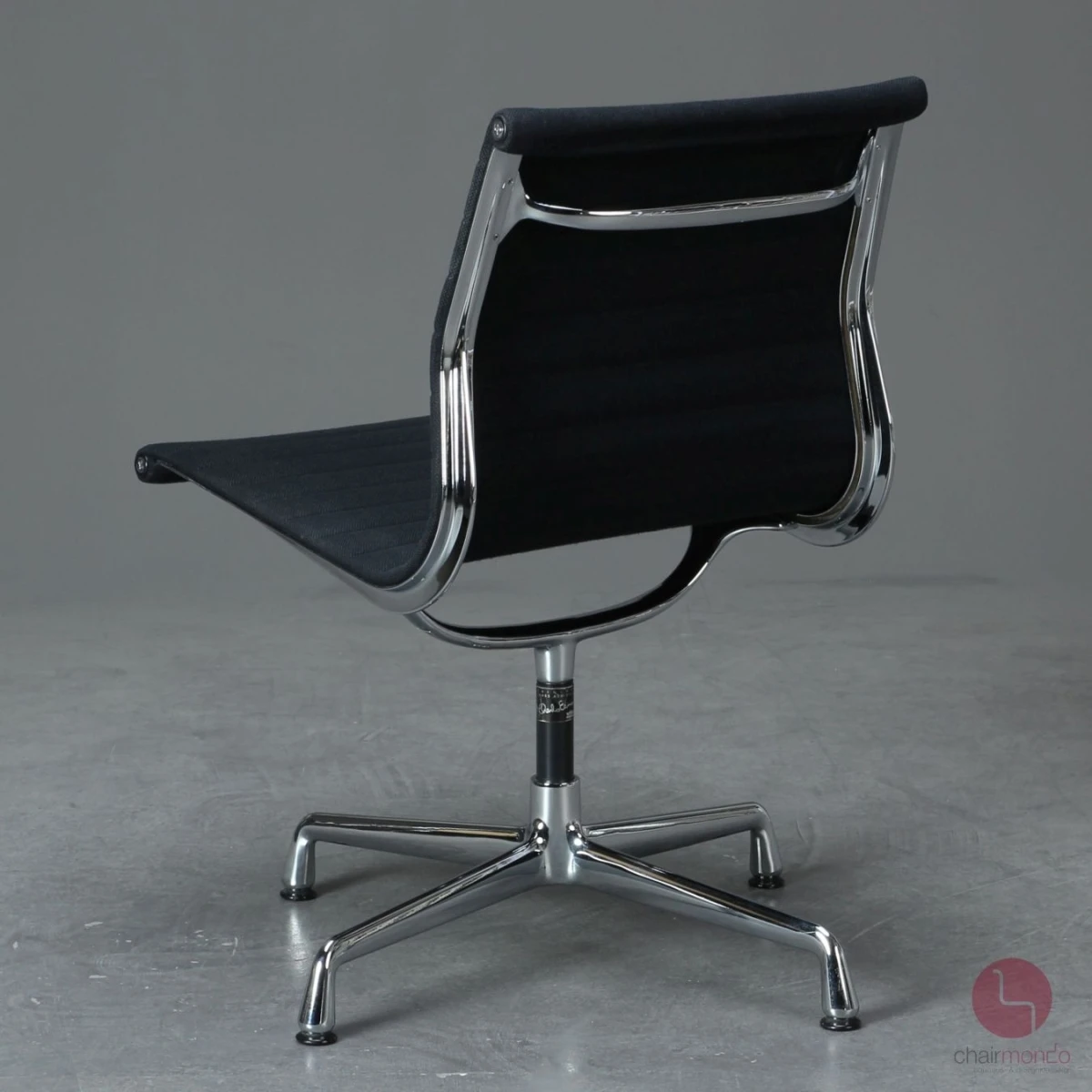 Vitra EA 106 Aluminium Chair Hopsak Schwarz gebraucht