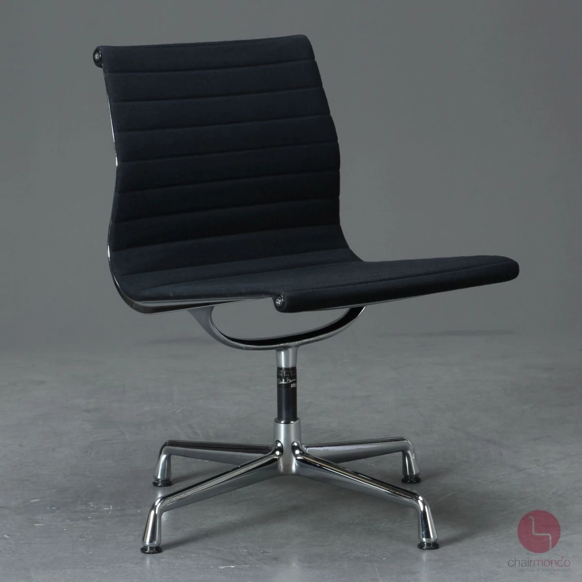 Vitra EA 106 Aluminium Chair Hopsak Schwarz gebraucht