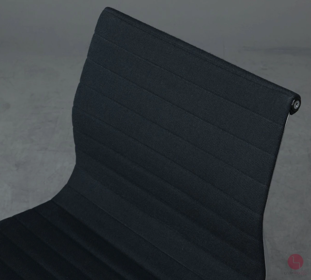 Vitra EA 106 Aluminium Chair Hopsak Schwarz gebraucht