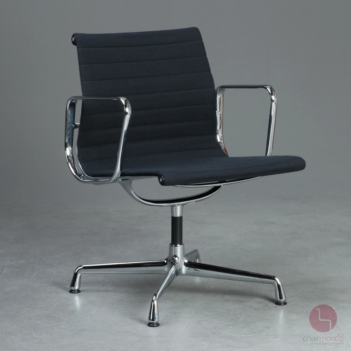 Vitra EA 107 Aluminium Chair verchromt Hopsak Schwarz gebraucht