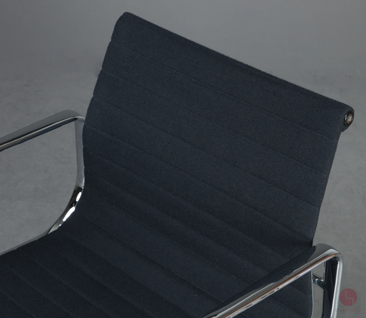 Vitra EA 107 Aluminium Chair verchromt Hopsak Schwarz gebraucht