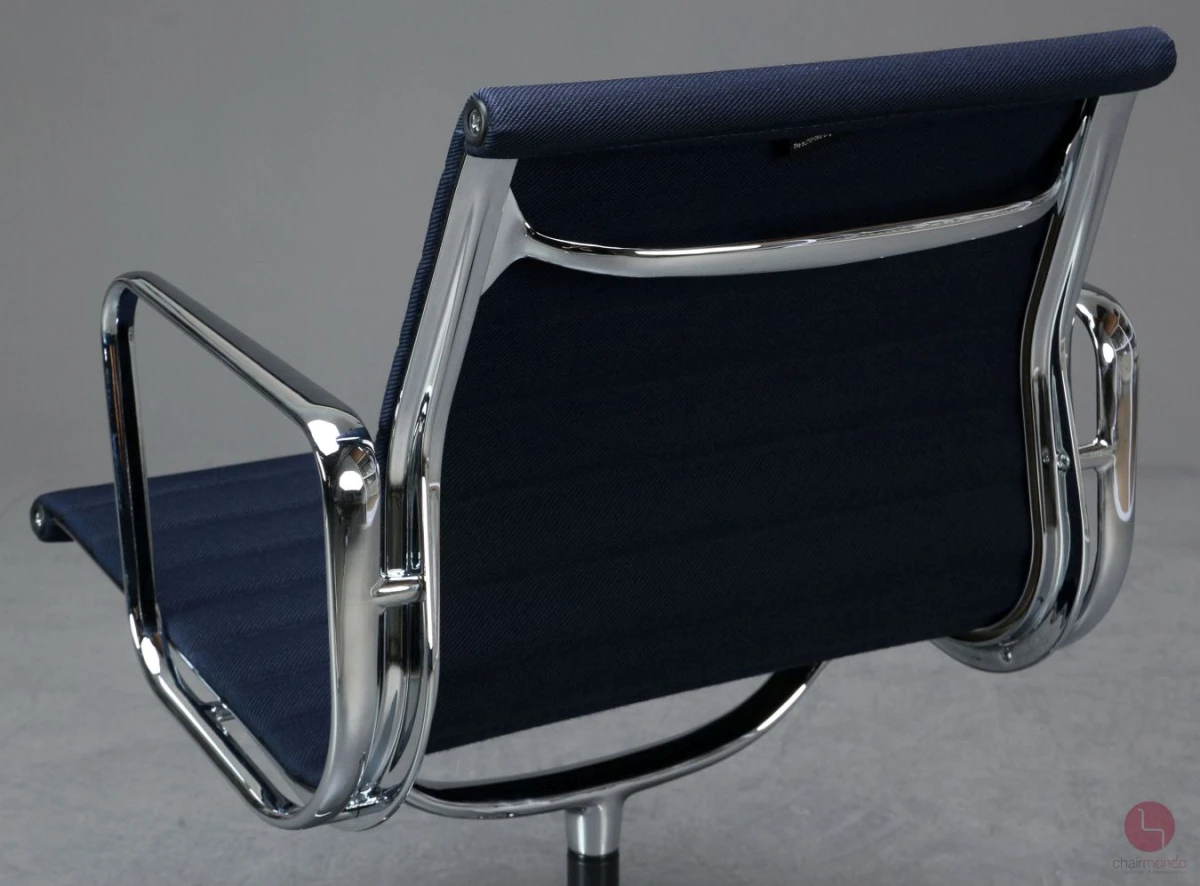 Vitra EA 108 Alu Chair mit blauem Track Stoff verchromt
