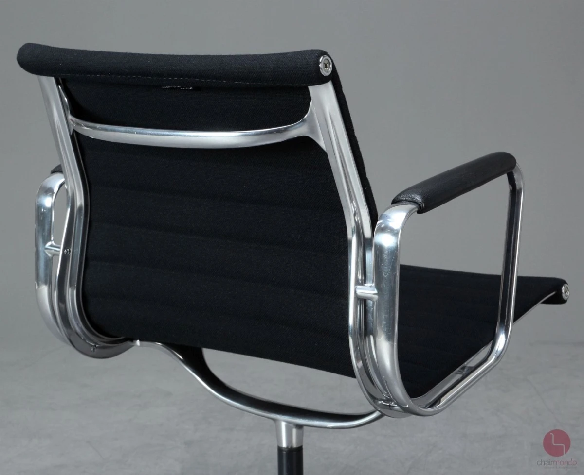 Vitra EA 108 Aluminium Chair Hopsak + Armauflagen Schwarz aus 2013 gebraucht