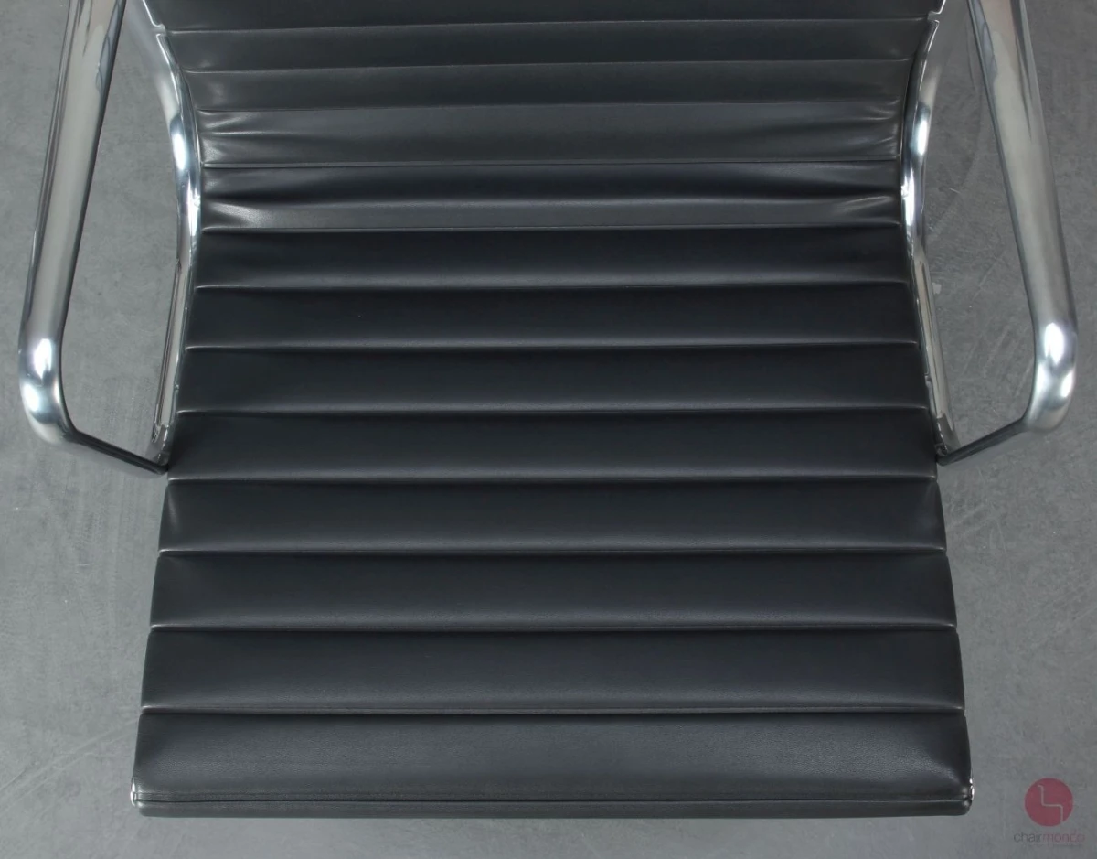 Vitra EA 108 Aluminium Chair Vinyl Leder Anthrazit gebraucht