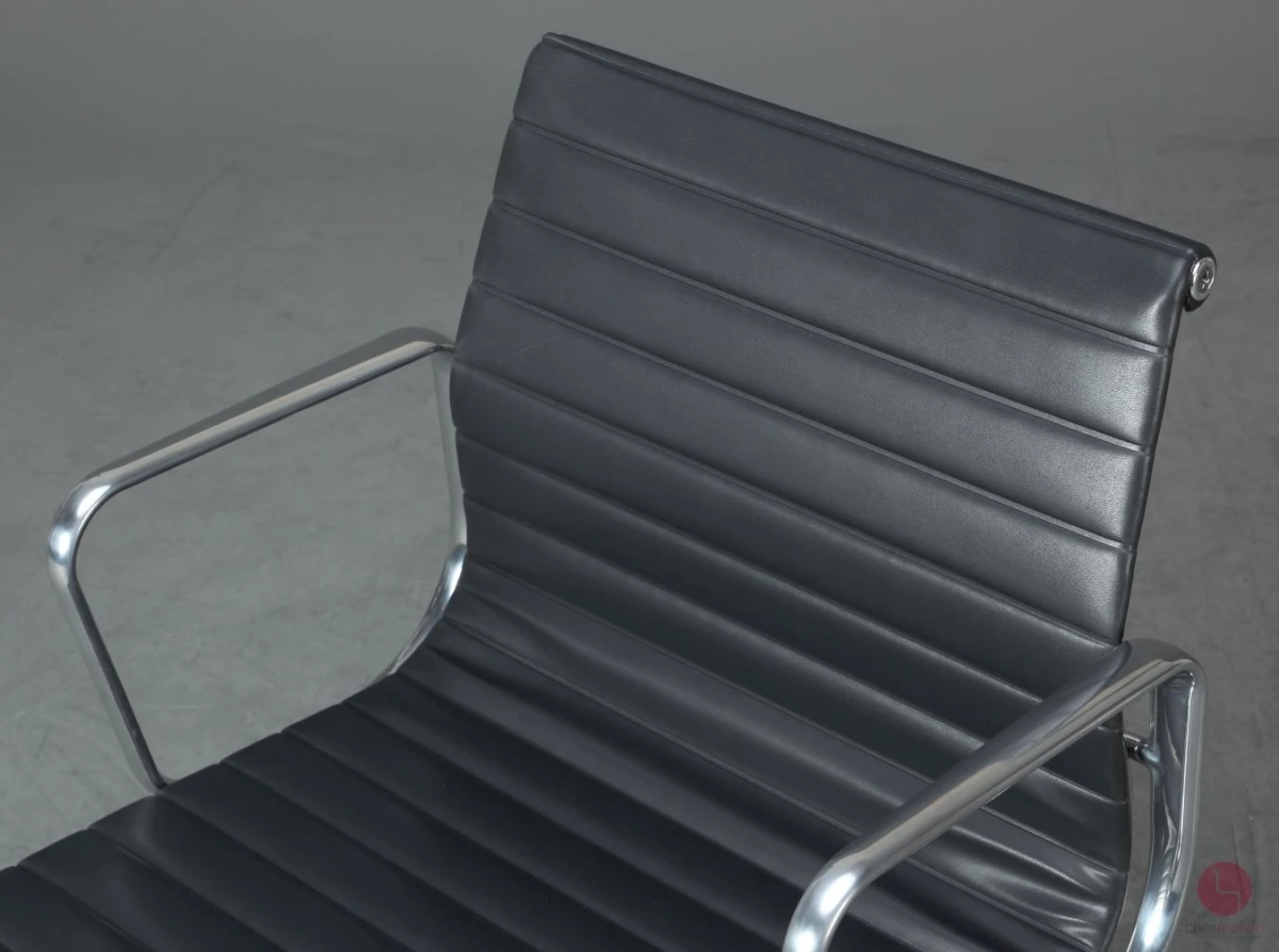 Vitra EA 108 Aluminium Chair Vinyl Leder Anthrazit gebraucht