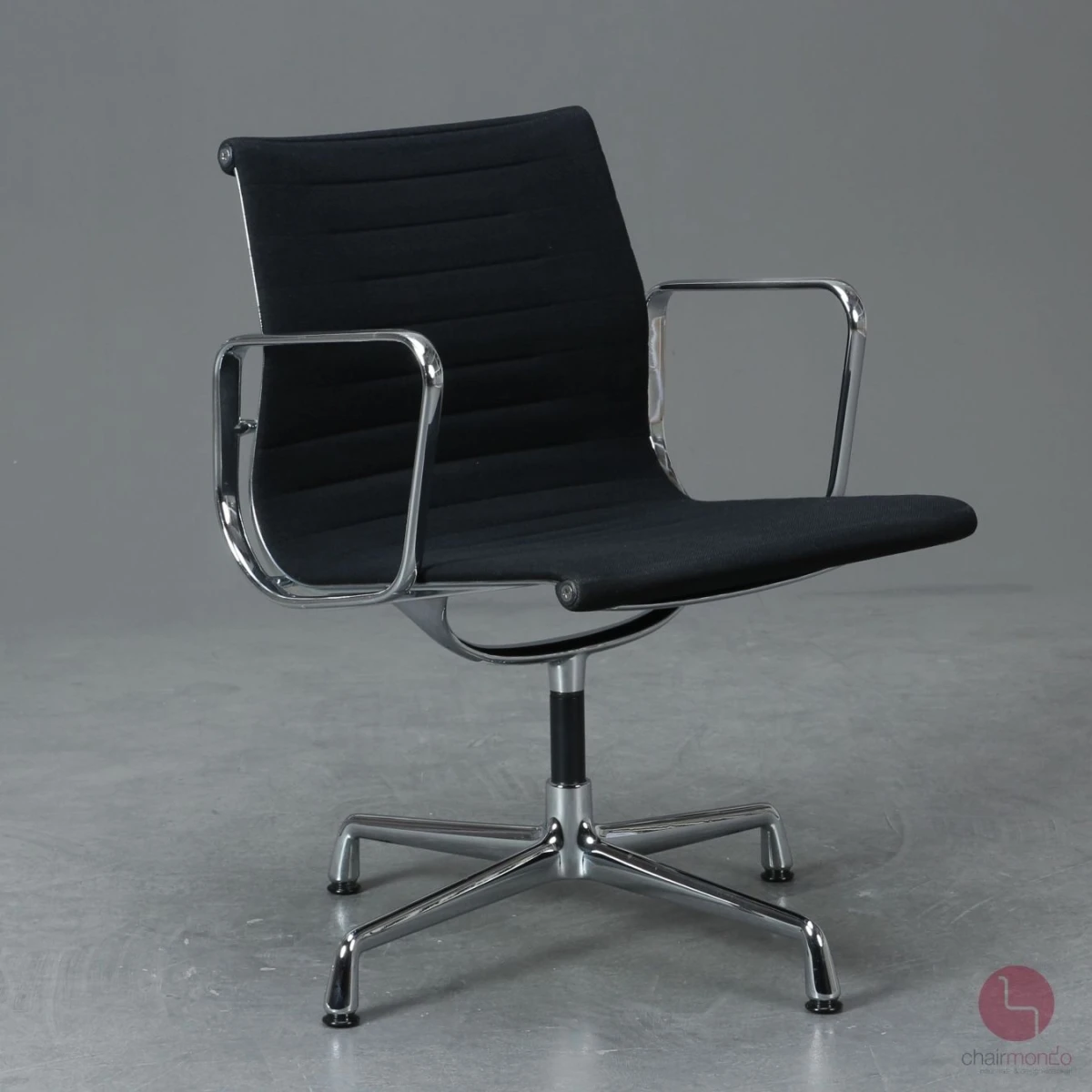 Vitra-EA-108-Hopsak-Schwarz-Vintage-gebraucht-Frontansicht-1